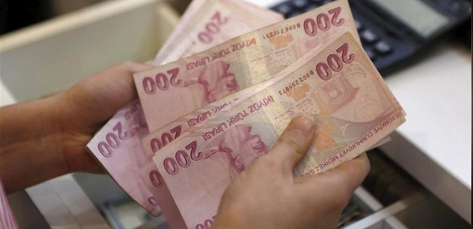 "عقوبات ترامب".. تهوي بالليرة التركية الى مستوى قياسي