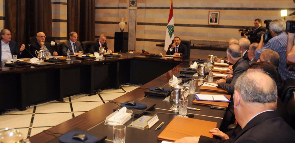 معظم الوزراء عادوا إلى مكاتبهم يمارسون تصريف الأعمال