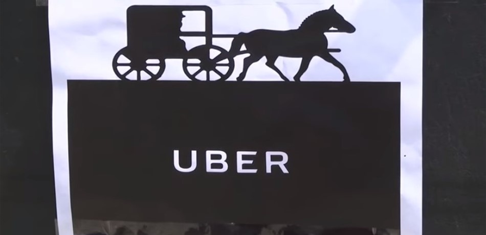 بالفيديو: أطرف خدمة Uber في العالم.. حصان وعربة!