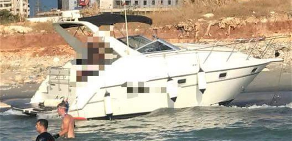 مقابل شاطىء زوق مصبح تعطل الزورق وكاد أن يتحطم