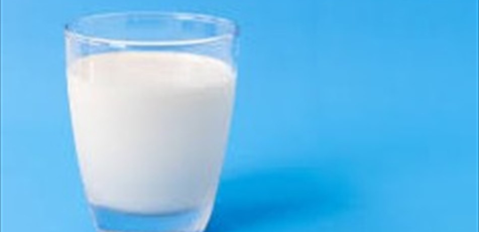 كم كوباً من الحليب يحتاجه الجسم بعد الـ 50؟