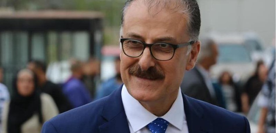 "حالة شاذة" على ساحل إقليم الخروب تستفزّ عبدالله: "برسم وزارتي الداخلية والبيئة"