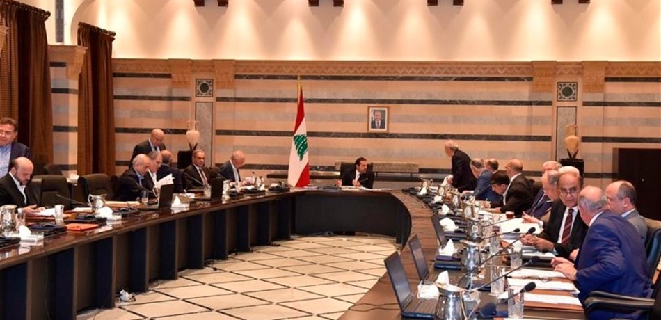 ولادة الحكومة بين عُقد داخلية وخارجية.. مخاوف من "أدوار أمنية" في لبنان