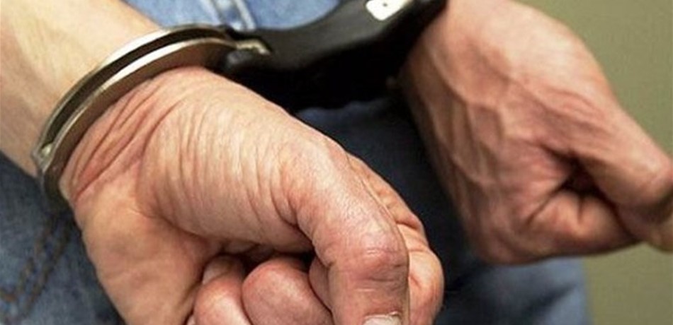 توقيف شخص للإشتباه بتواصله مع مجموعات إرهابية