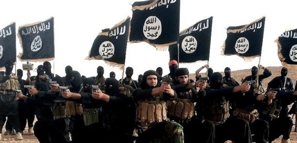 "استمر لساعات الفجر".. هجوم "داعشي" على أكبر قاعدة للتحالف في سوريا