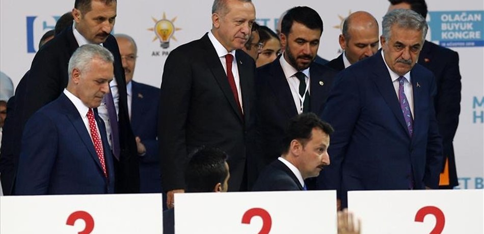 تجديد انتخاب أردوغان لرئاسة "العدالة والتنمية"