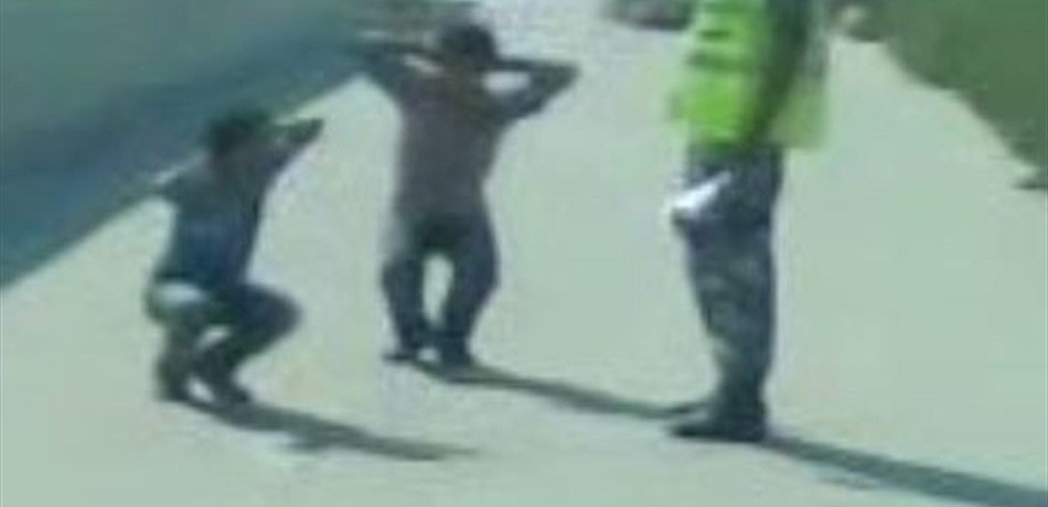 بعد انتشاره.. "قوى الأمن" توضح حقيقة فيديو العنصر الأمني والطفلين بائعي الورود