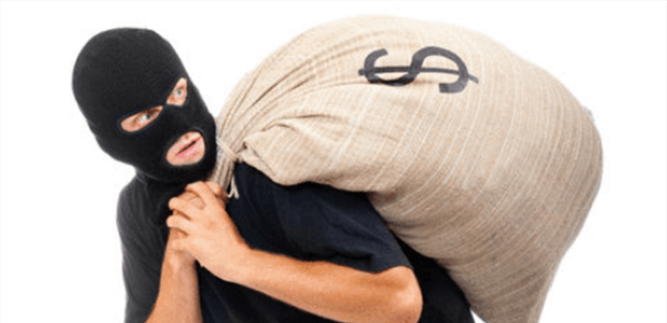 لصوص يبذخون في الملاهي ويسرقون منزل قاضية