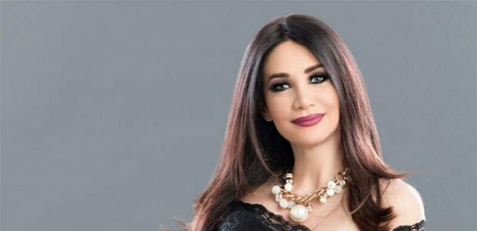 ديانا حداد تعترف بعمرها.. وتقول: "خلي الفاشن لأهل الفاشن"