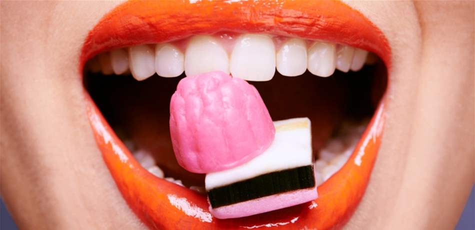 هل أنتِ مُدمنة حلويات.. تعرفي على ألذ مُنتجات أحمر الشفاه