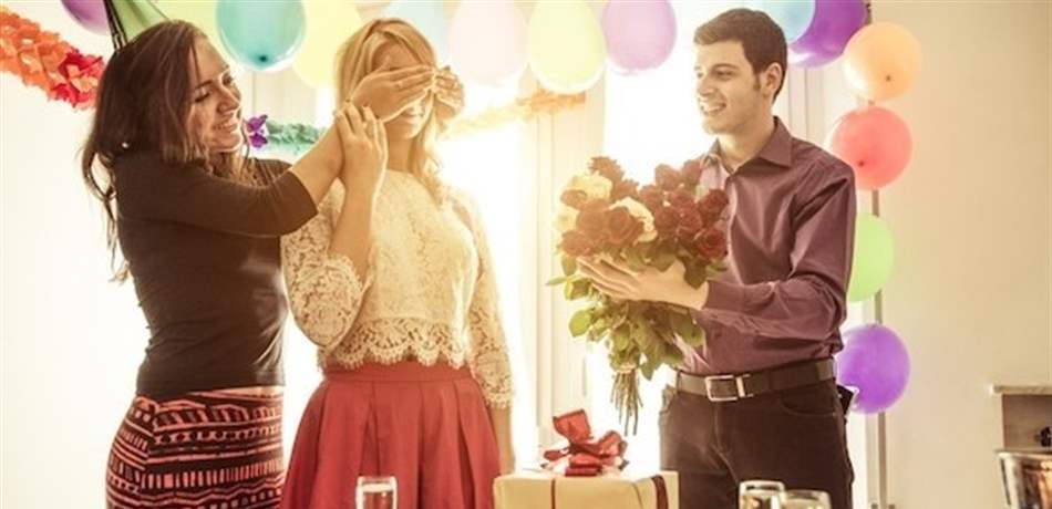 لاشعال الحب والسرور.. 9 مفاجآت سارة ترغب بها كل زوجة!
