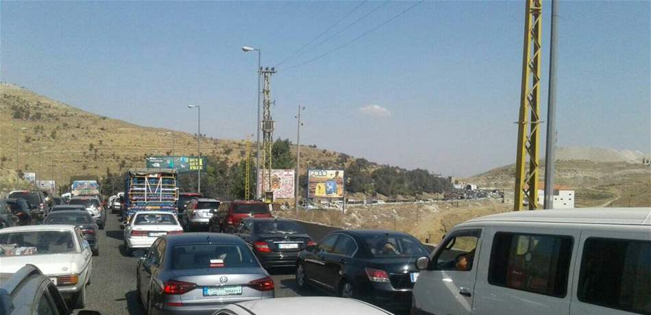 منع مرور الشاحنات على طريق ضهر البيدر اليوم.. وهذه التفاصيل 