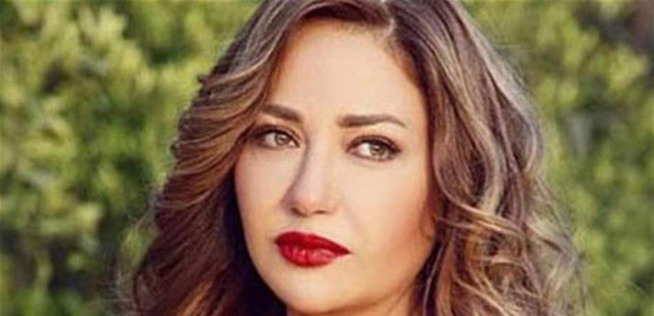 بعد  3 دقات.. ليلى علوي تثير الجدل بفيديو رقص جديد 