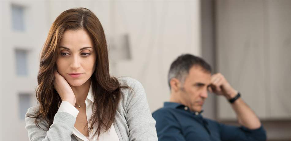 إذا لم تجيبي على هذه الأسئلة بشأن شريككِ.. فعلاقتكما في مشكلة