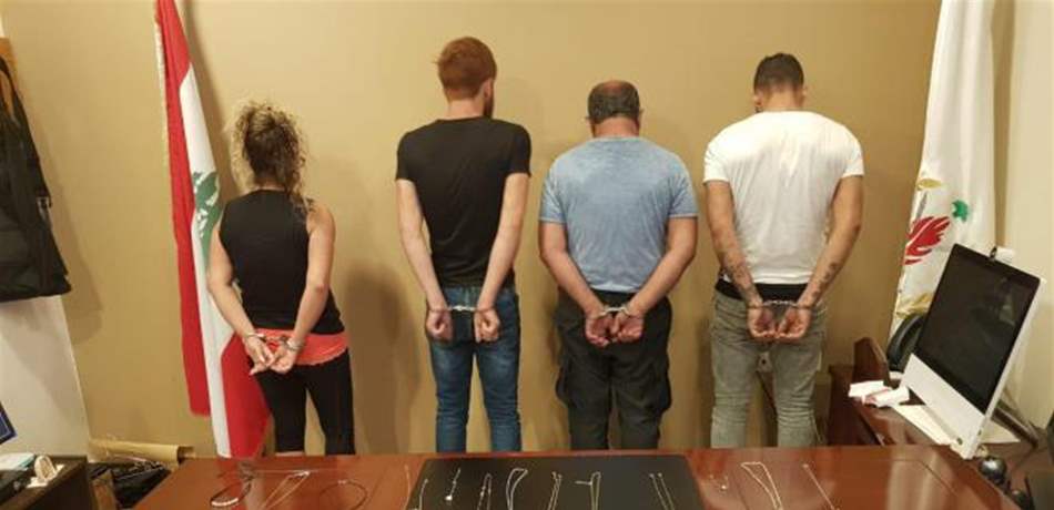 بالصورة: عاملا دليفري يسرقان منزل مواطن بذوق مصبح بالتواطؤ مع شقيقته!