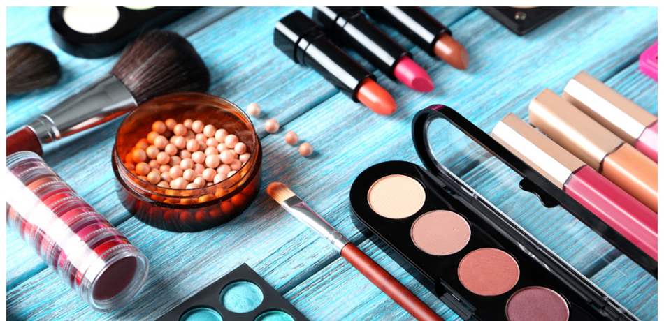 طرق مدهشة لإعادة استخدام المكياج بعد انتهاء صلاحيته