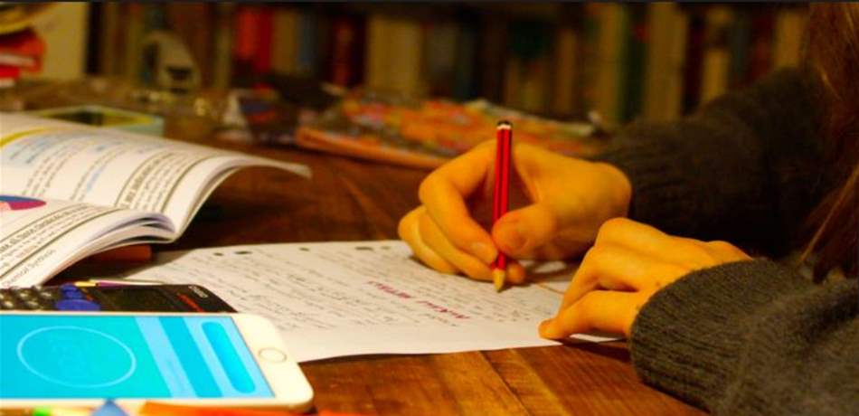 فتاة توظف 12 شخصاً لخدمتها خلال دراستها في الجامعة!