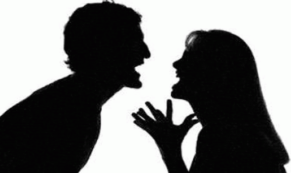 خلافات بين وزير بارز وشخصية نسائية داخل تيار!