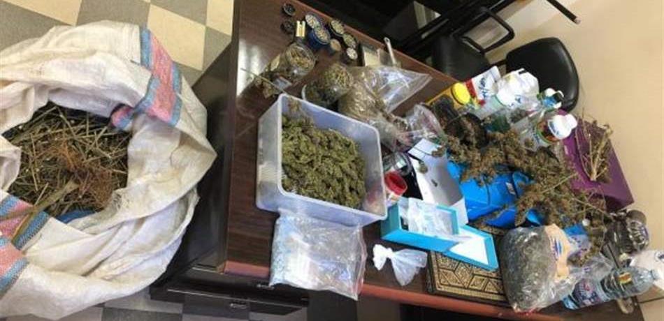في بعبدات: توقيف شخص من أخطر المطلوبين للقضاء.. وهذا ما ضُبط بشقّته