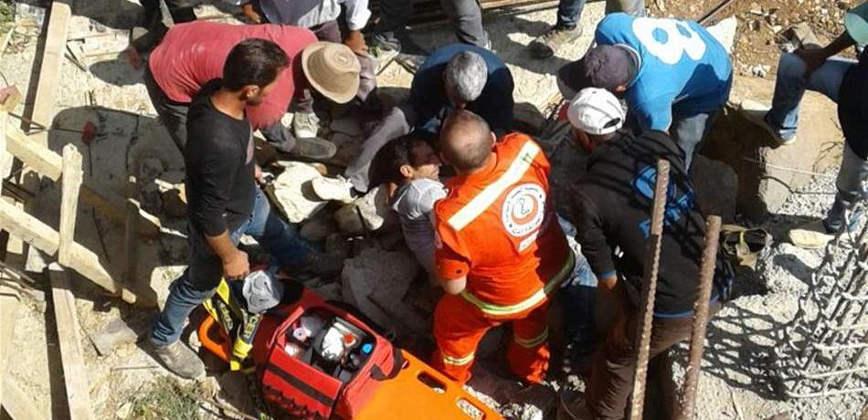 سقوط عامل من جسر بقرصونا – الضنية (صورة) 
