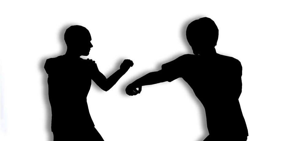 نقاش بين موظفَين كبيرَين كاد أن يتحوّل إلى تضارب بالأيدي 