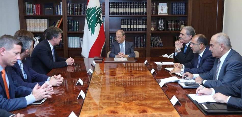 عون مستقبلا مدير الـ FBI: استمرار التعاون بين أميركا والجيش مهم