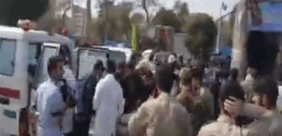 هجوم مسلح يستهدف عرضاً عسكرياً بمدينة الأهواز الايرانية.. ووقوع قتلى وجرحى (صور وفيديو)