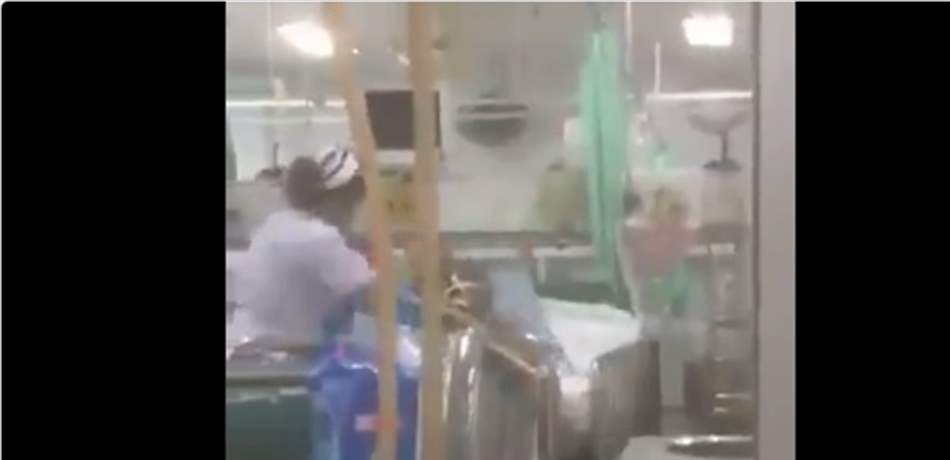ممرضة تجردت من مشاعر الانسانية.. عذّبت مريضها وهو "متصل بالاجهزة" (فيديو)