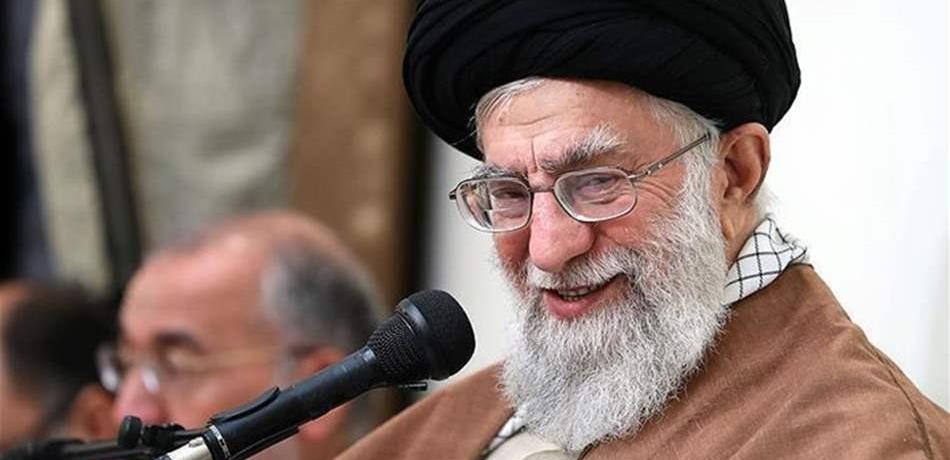 خامنئي أمام عشرات  الآلاف من أفراد قوات الباسيج: سنصفع أميركا ونهزمها