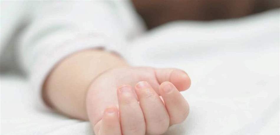 جريمة هزت بلداً أوروبياً.. اغتصاب رضيع بعد أسبوعين على ولادته