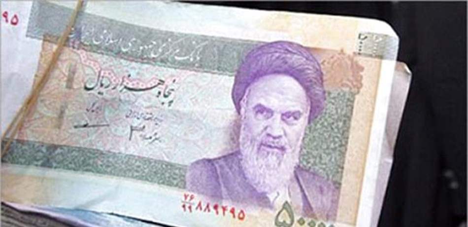 الريال الايراني يواصل التراجع.. والايرانيون مضربون