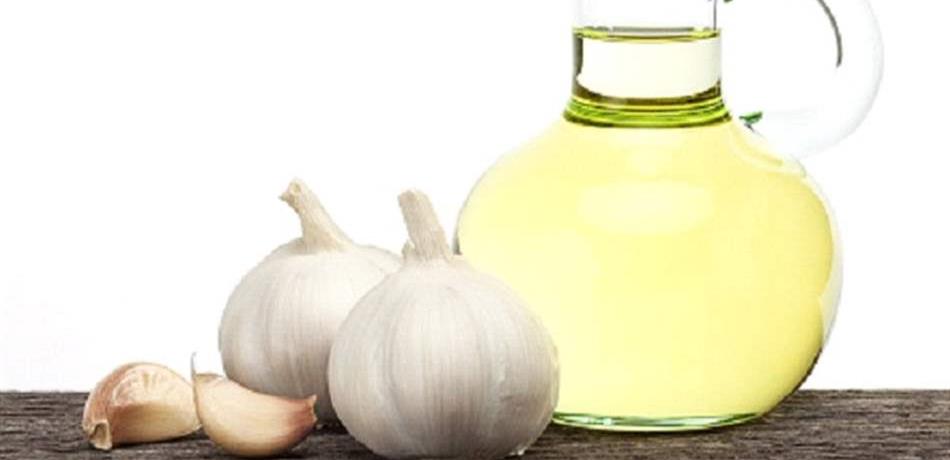 تناولوا زيت الثوم على الريق.. لهذه الأسباب