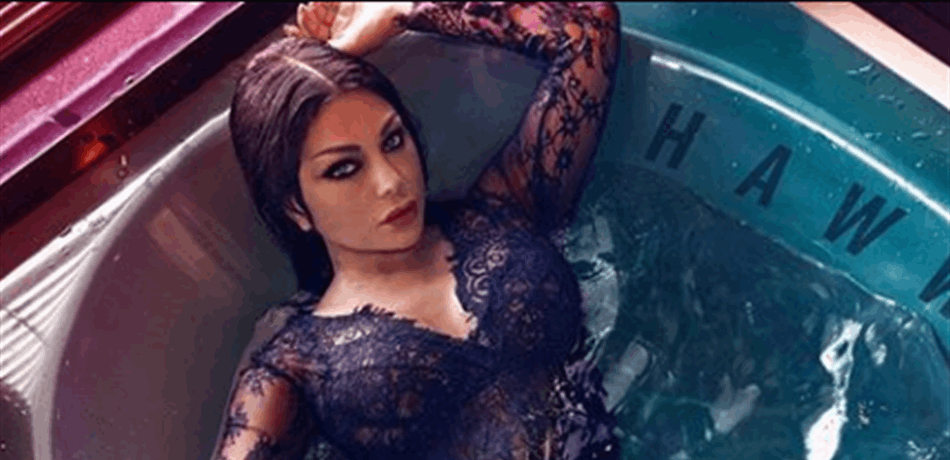 تعرّفوا إلى عليا شقيقة هيفا وهبي.. هل تشبهها؟