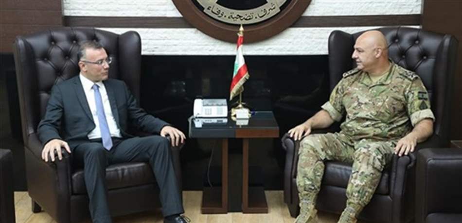 درويش بحث الأوضاع العامة مع قائد الجيش 