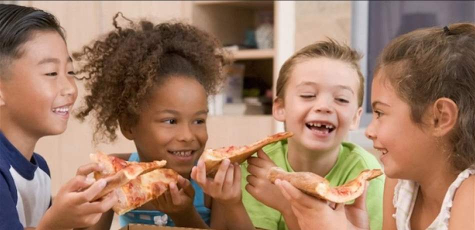 لهذا السبب.. بريطانيا تفرض غرامات على محلات البيتزا 