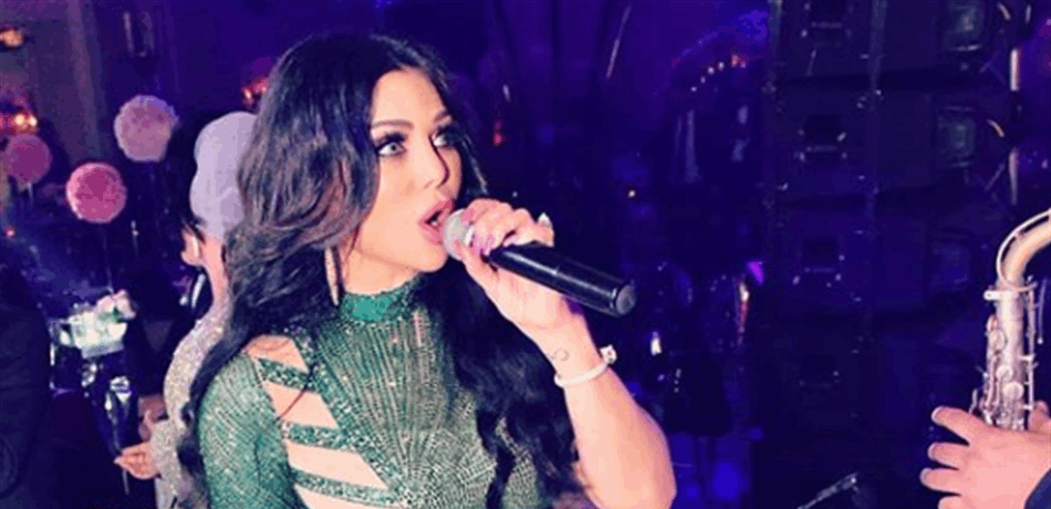 هيفا وهبي تشعل حفل زفاف برقصها وإطلالتها وتتلافى موقفاً حساساً (فيديو)