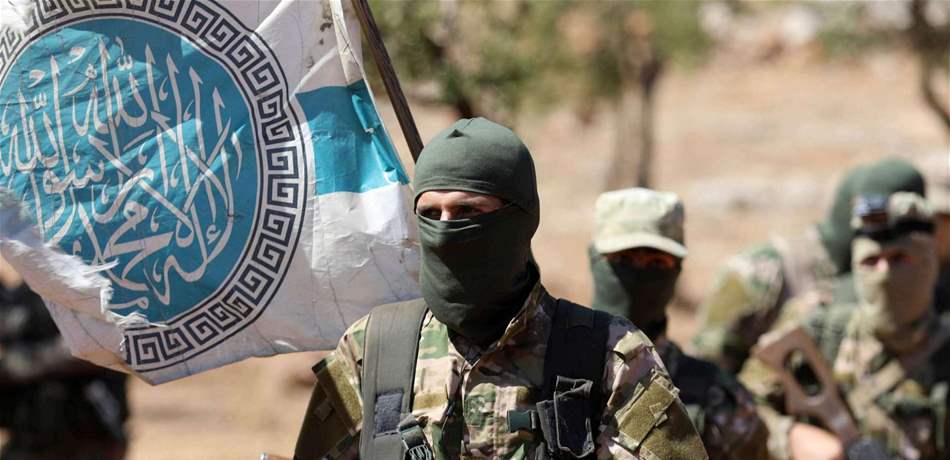 "تحرير الشام" تؤكد تمسكها بخيار القتال.. وتحذر من "مراوغة" روسيا
