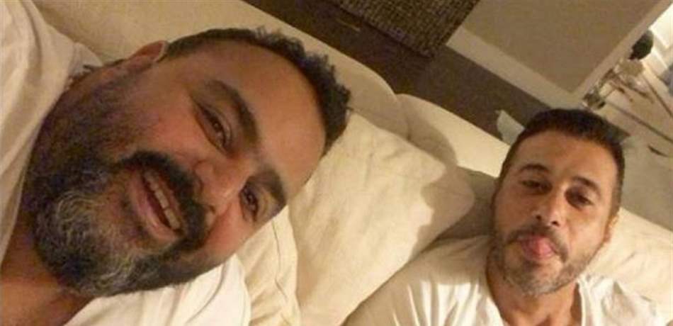 فنّانان مصريّان يظهران بـ"الفانيلات".. "أكتر اتنين زهقانين "! (صورة) 