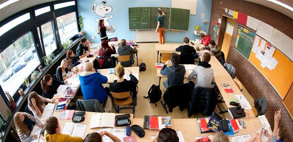 طلبَ صورة عارية من تلميذته.. لتحصلَ على علامات أفضل! 