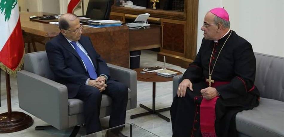 الكلدان يشدّون على يدَيْ "بيّ الكلّ"!