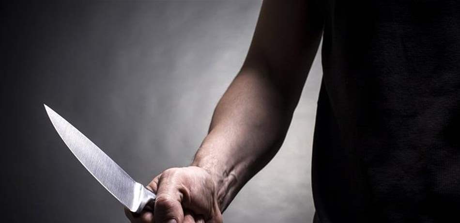 في القبة.. طعنه بسكين وفرّ إلى جهة مجهولة