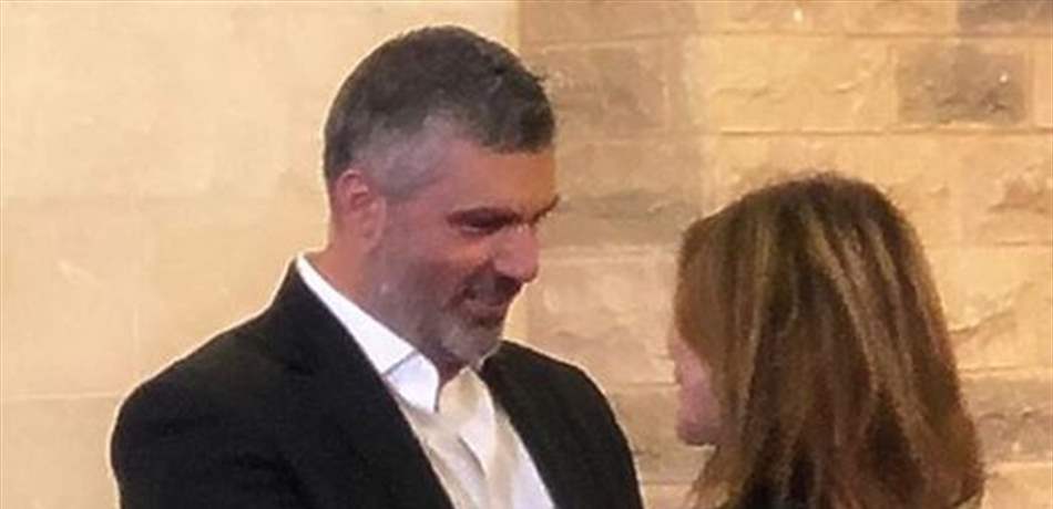 صور مي حريري من عزاء "أبو فارس" تثير ضجة.. ما علاقة نجوى كرم؟