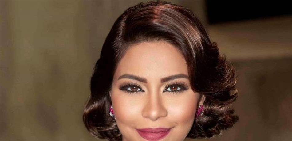 سقوط شيرين عبد الوهاب على المسرح في دبي (فيديو)