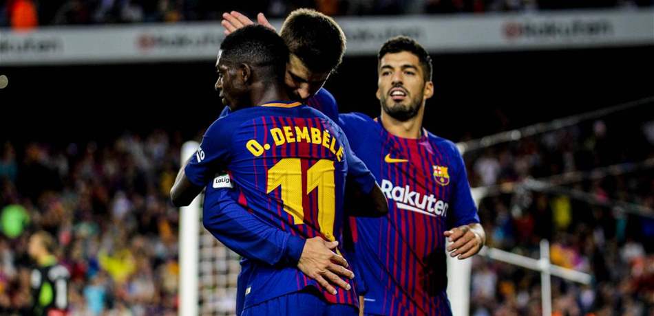 نجم برشلونة المتخاذل.. يصل التدريبات متأخراً وبيكيه يعنّفه!