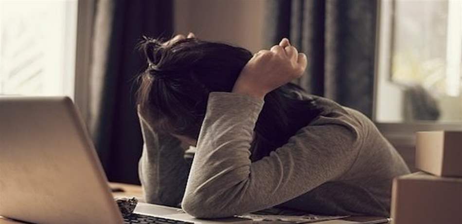 الإجهاد في منتصف العمر خطير.. ماذا كشفت الدراسات؟