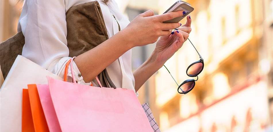 يوم التسوق الإلكتروني الأضخم في لبنان.. حسومات تصل الى 70%