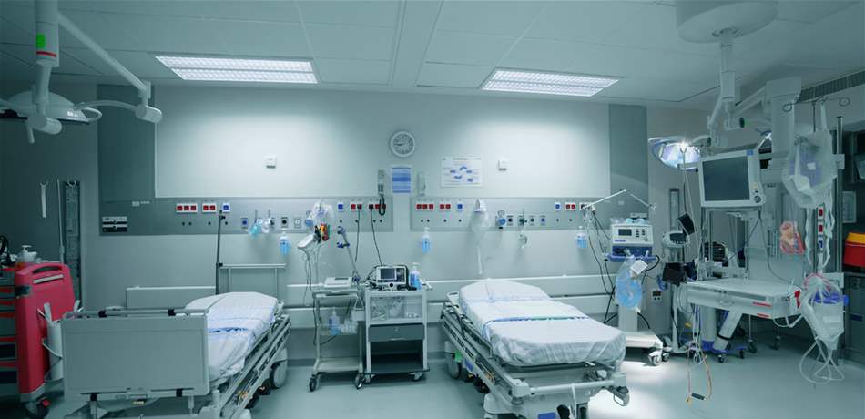 دخل المستشفى منتحلاً صفة ممرّض واختفى بدقائق