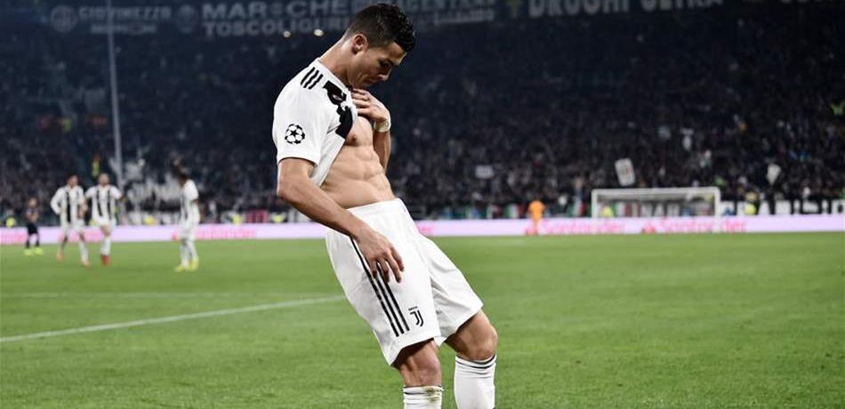 رونالدو يفوز بجائزة جديدة في دوري الأبطال!
