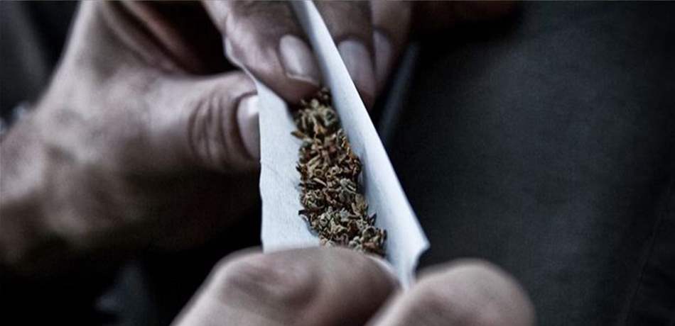 في البداوي: شاهدت ابنها يتعاطى الحشيش.. فكسرَتْ يدَه! 