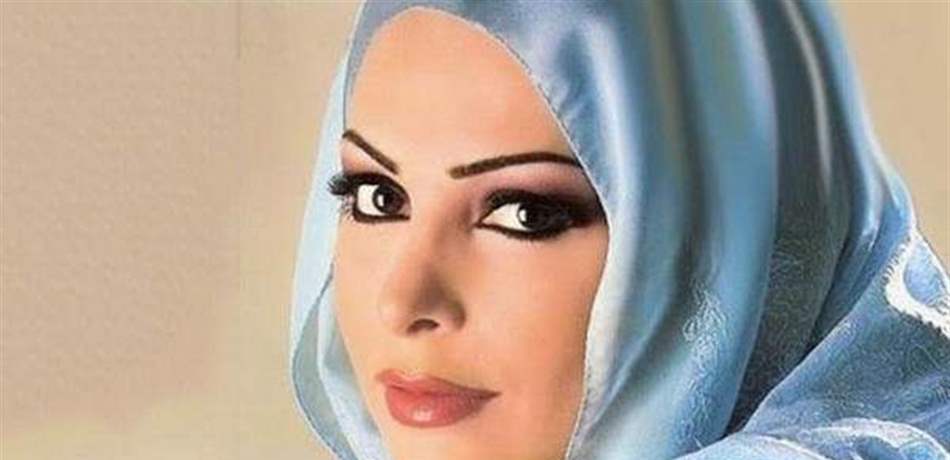 أمل حجازي تؤدّي مناسك العمرة (صورة)